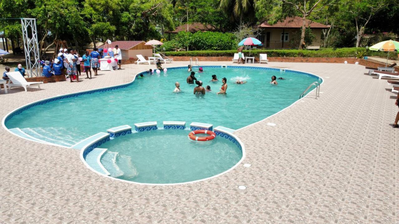 Charlestina Beach Resort Ampeni Экстерьер фото