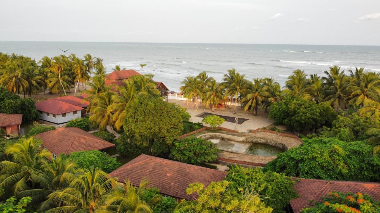 Charlestina Beach Resort Ampeni Экстерьер фото