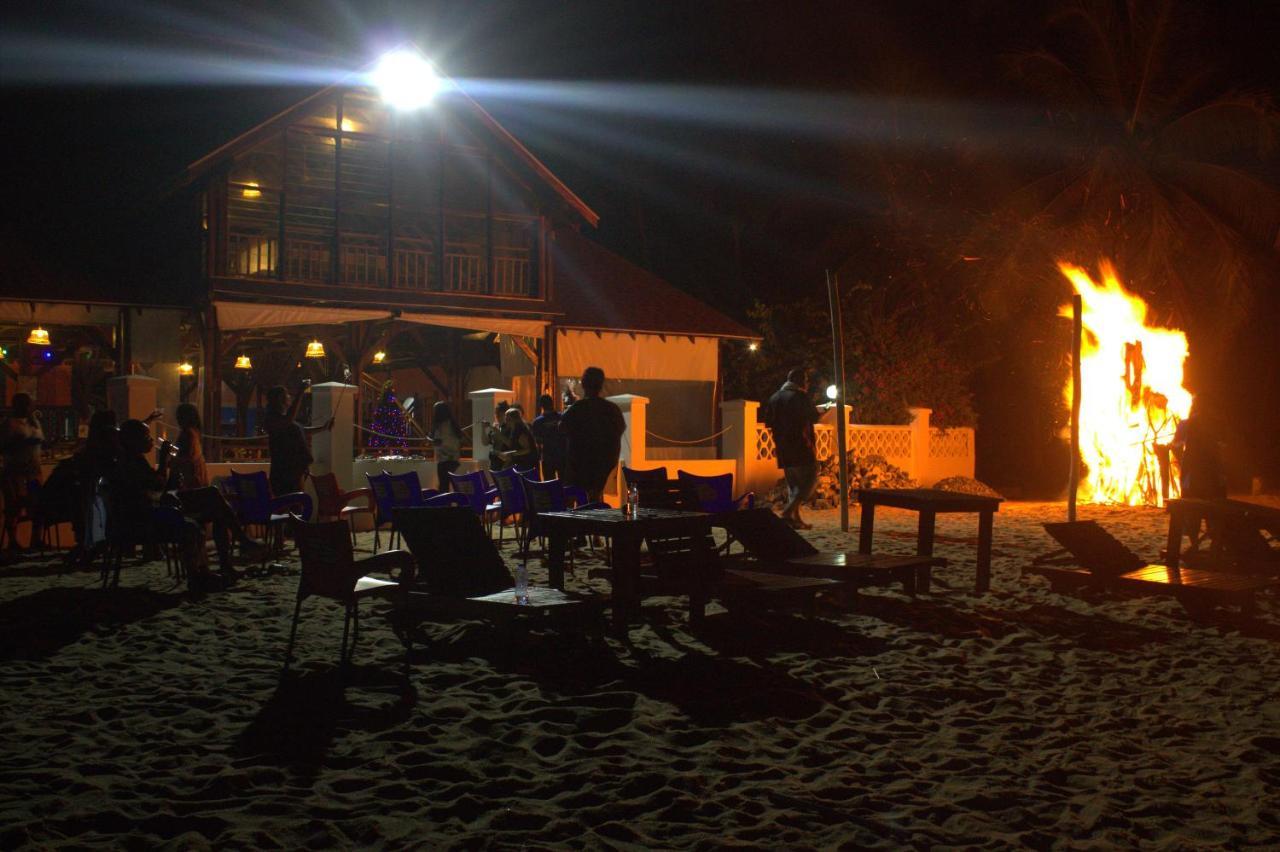Charlestina Beach Resort Ampeni Экстерьер фото