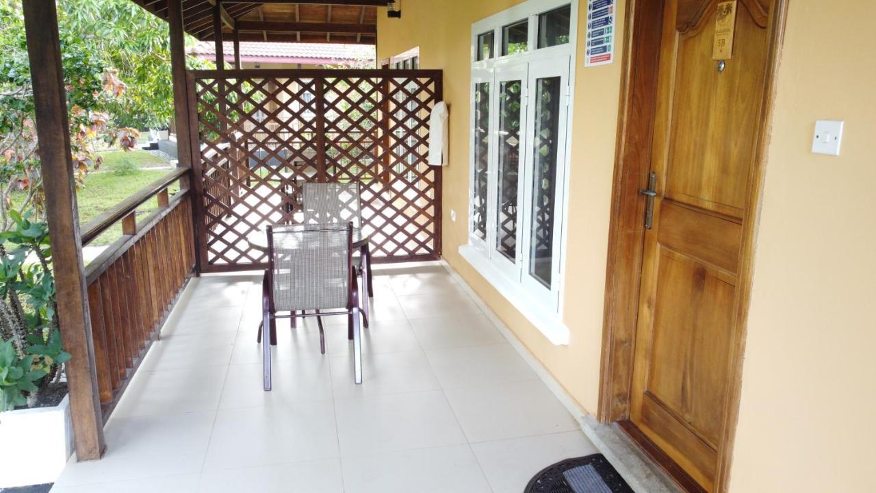 Charlestina Beach Resort Ampeni Экстерьер фото