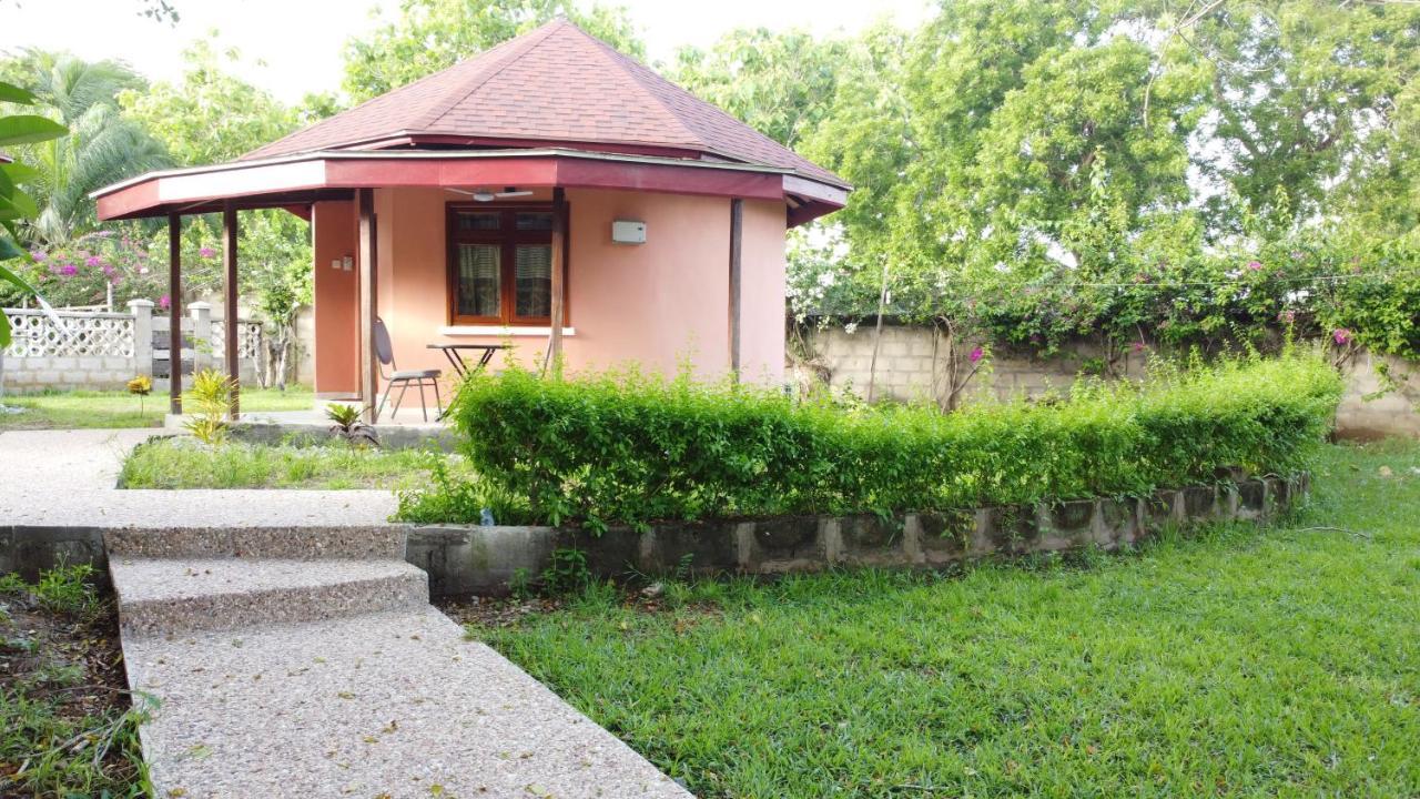 Charlestina Beach Resort Ampeni Экстерьер фото