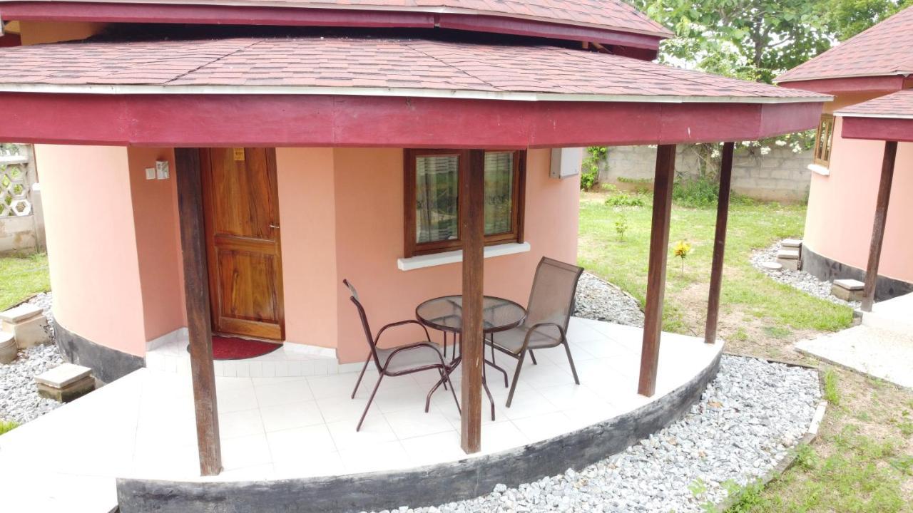 Charlestina Beach Resort Ampeni Экстерьер фото