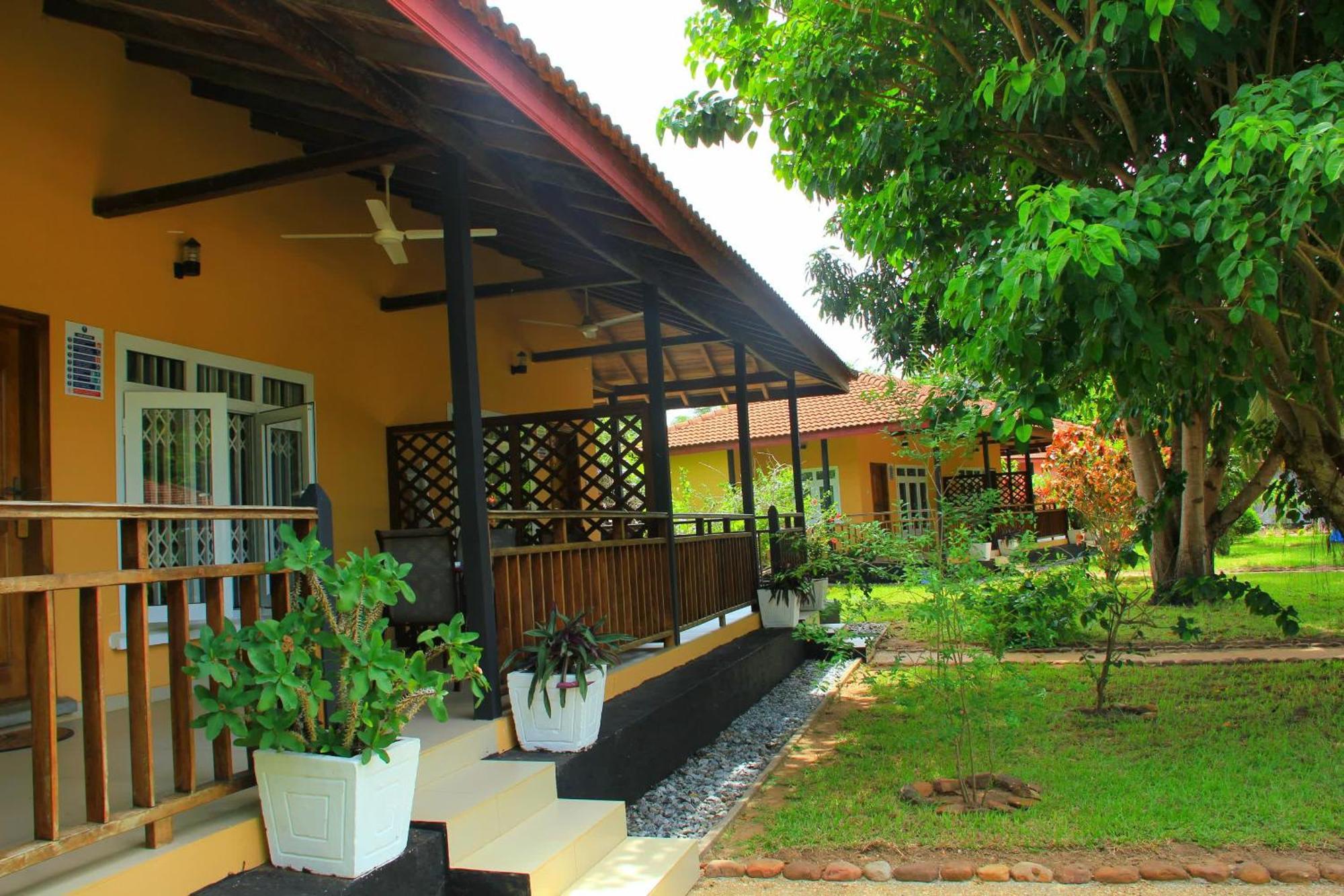 Charlestina Beach Resort Ampeni Экстерьер фото