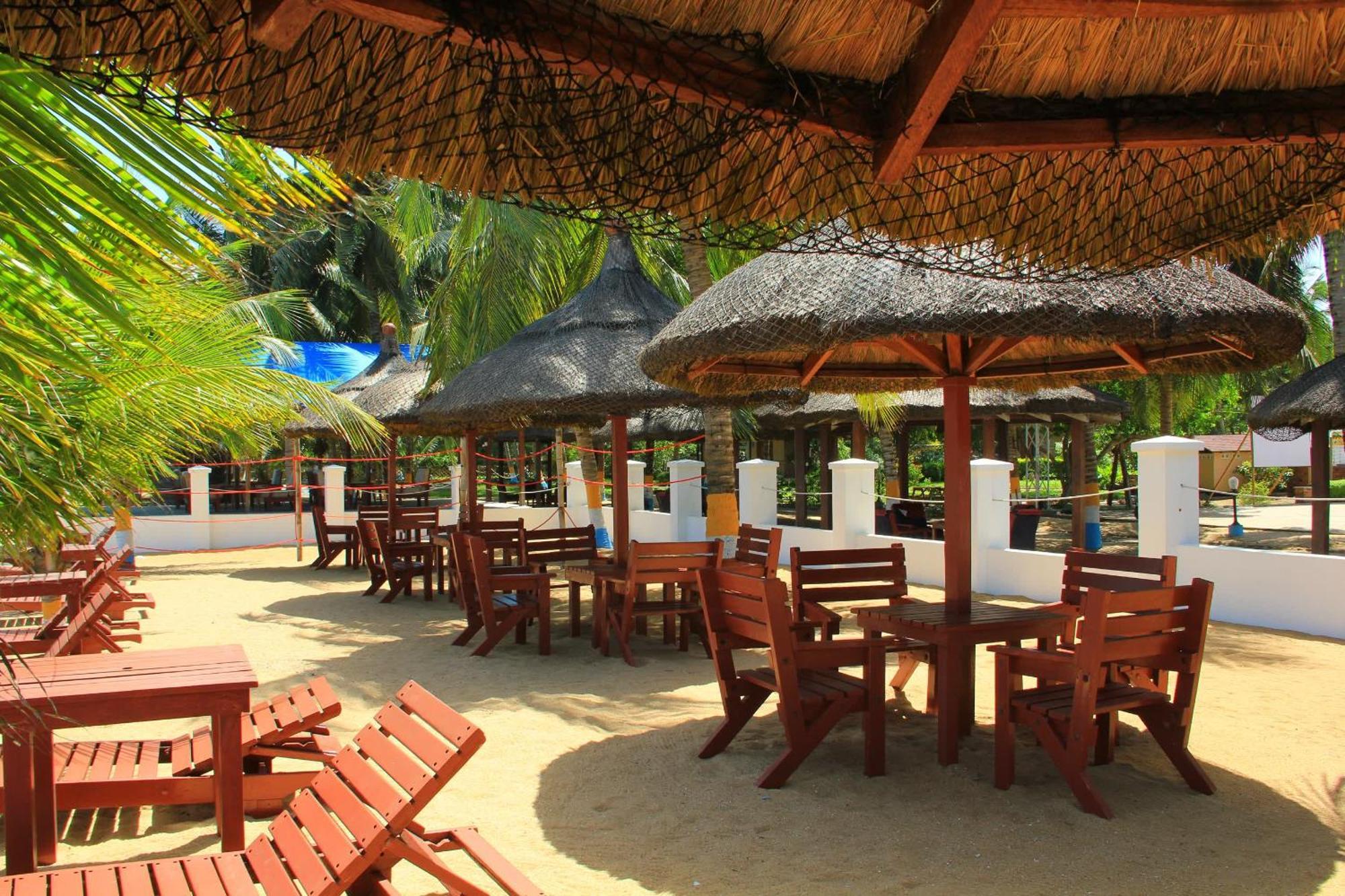 Charlestina Beach Resort Ampeni Экстерьер фото