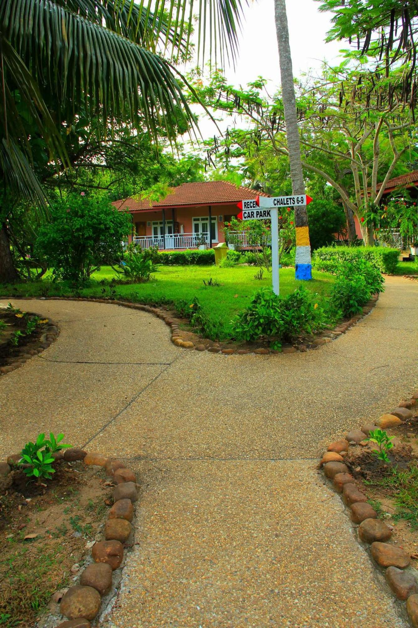 Charlestina Beach Resort Ampeni Экстерьер фото
